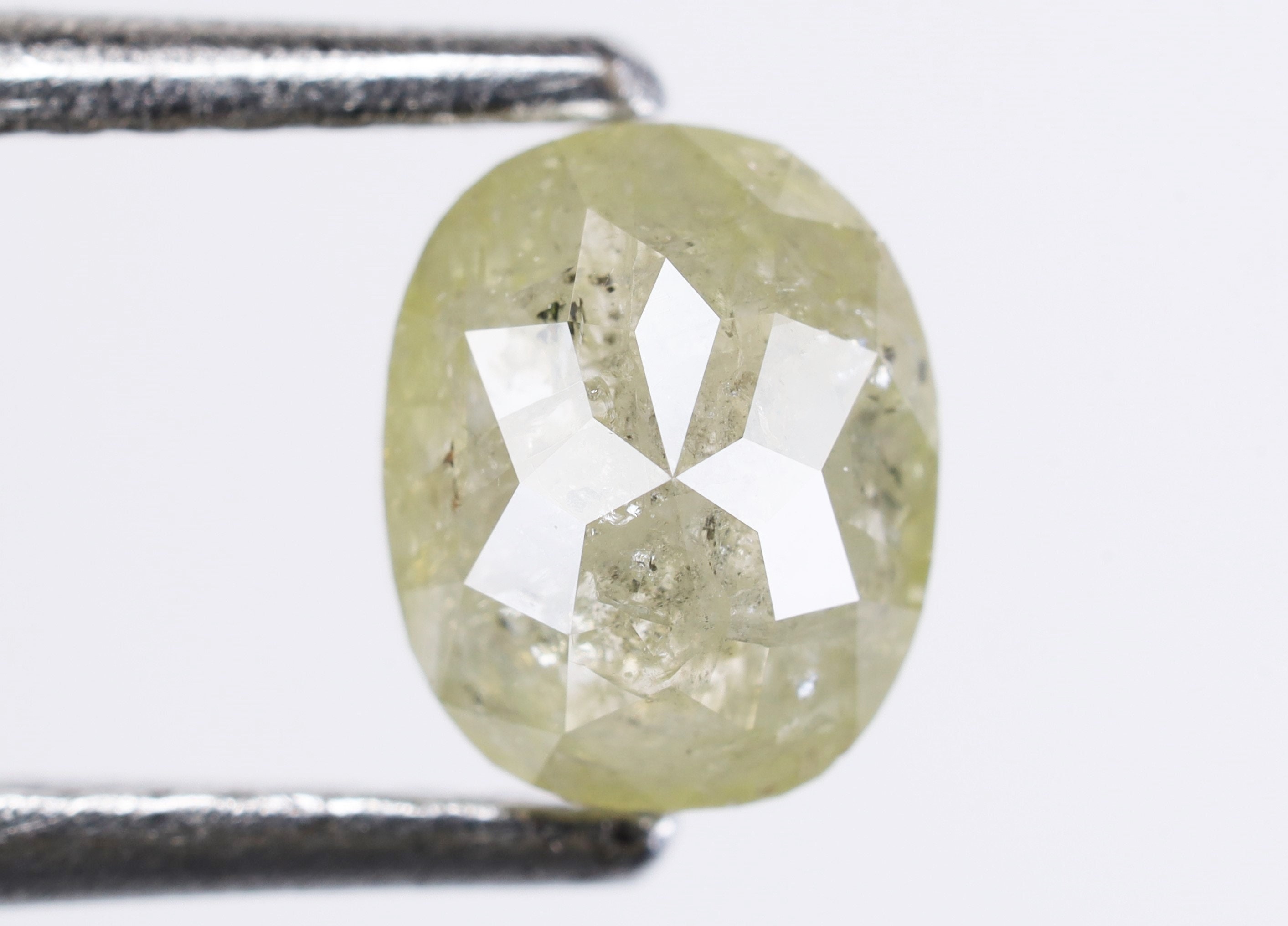 0.92 Ct, 6.1 X 4.9 X 3.1 MM, Natural Loose Diamond Light