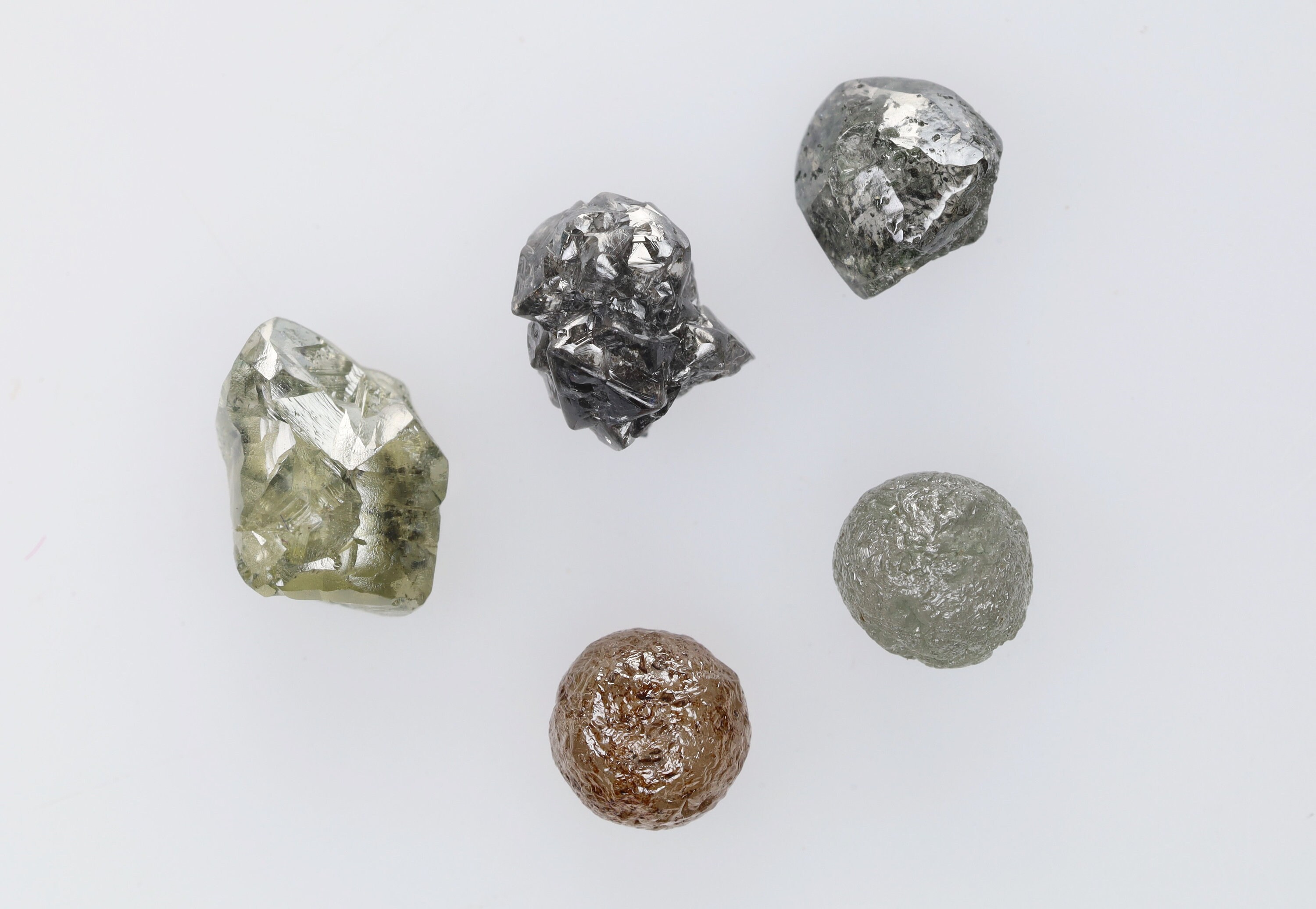 売れ筋・人気アイテム 商品 8.6 Ct, 1.82 X Mix Diamond Rough Loose Natural MM, 4.4 X 6.1 置物