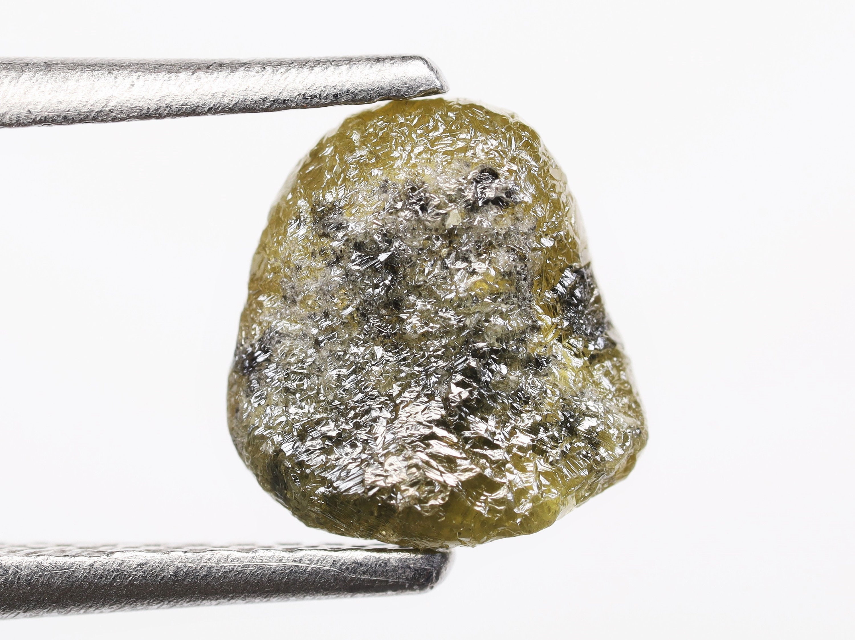 1.57 Ct, 8.0 X 7.5 X 3.2 MM, Natural Loose Diamond Rough Green