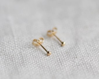 Pequeños tachuelas de puntos de oro de 9 qt / aretes muy pequeños de 2 mm / tachuelas de bolas de oro / pequeños aretes de oro real / pequeños tachuelas de oro macizo