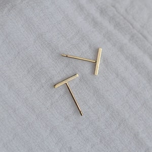 9ct Recycled Gold Line Studs | Simple Pure Gold Bar Studs | Minimalist Recycled Gold Studs | Gold Line Studs