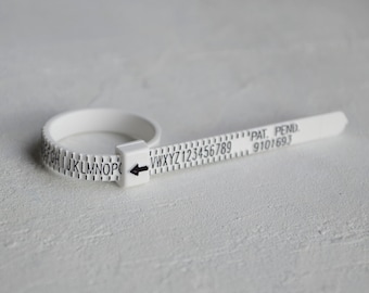 Reusable Plastic Ring Sizer | UK Sizes