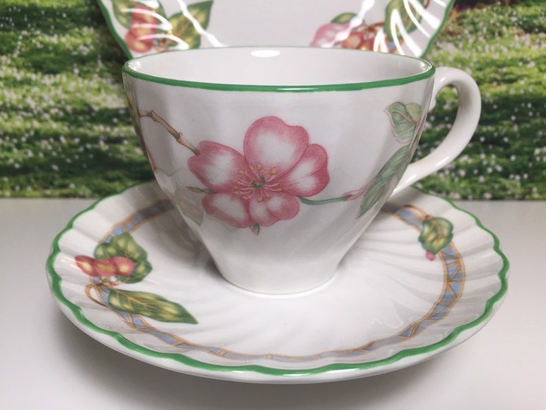 Tazza Da Tè In Porcellana Con Fiori E Piattino - 200ml, Design Elegante Con Bordo Dorato, Con Cucchiaio - Foto 2