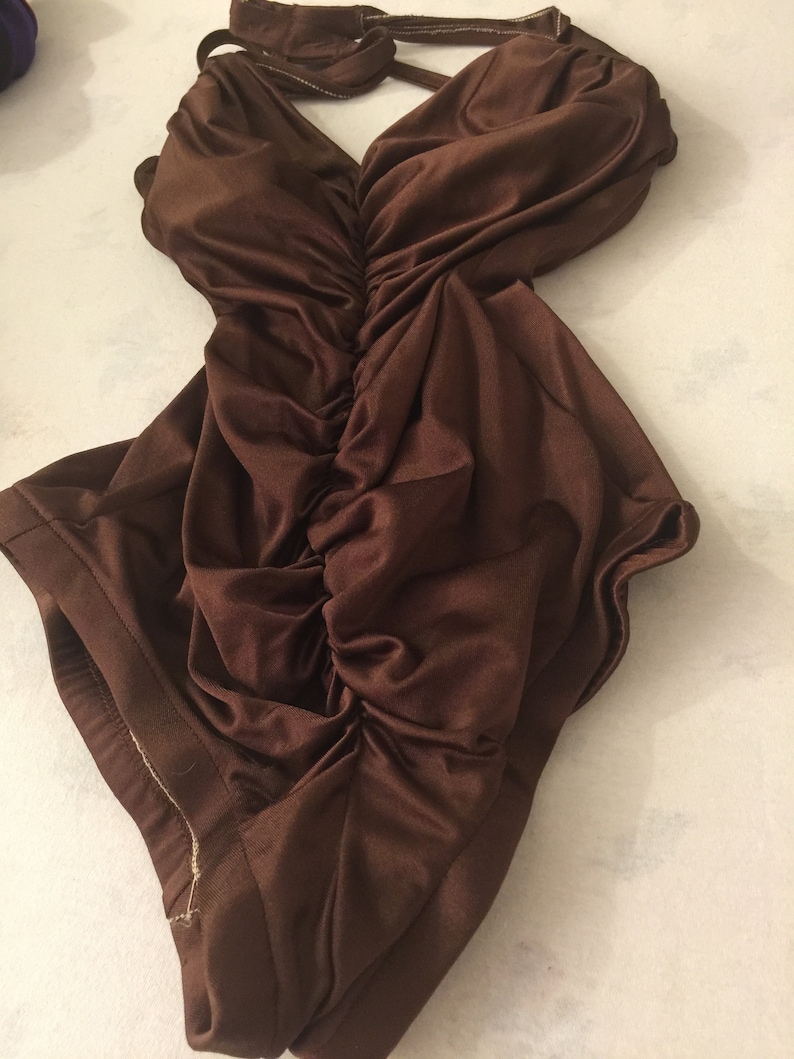 Stunning Robby Len Vintage Silky Brown Metallic One Piece Swimsuit Gathered Ruched Shorts Open Back Halter image 2