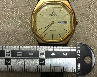 vintage ELGIN QUARTZ DAYDATE　希少品 Available ✔️(Vintage) Elgin DAY-DATE Quartz DELUXE FKA125