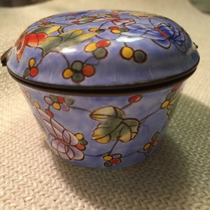 Vintage Cloisonne Enamel Trinket Box Jewelry Butterfly Flower Floral Blue Green Yellow 421 Porcelain leaf