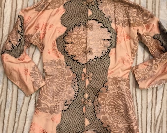 Stunning Vintage Peach Black Jacquard Silk Kimono Top Robe Lined  Flower Luxury Tailored Couture jacket coat Rare Beauty Small Metallic