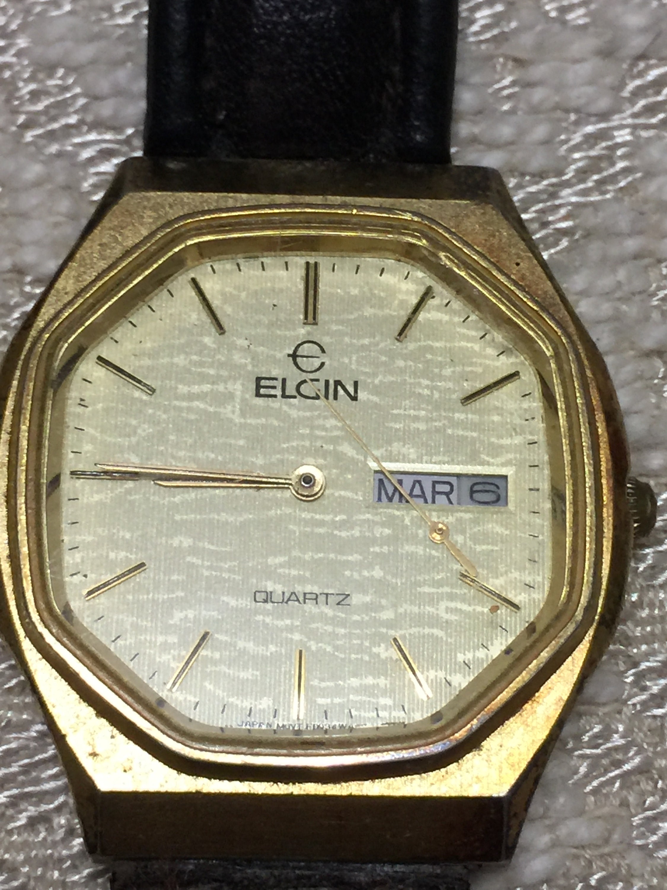 Stunning Vintage Elgin Watch Quartz Yellow Gold Black