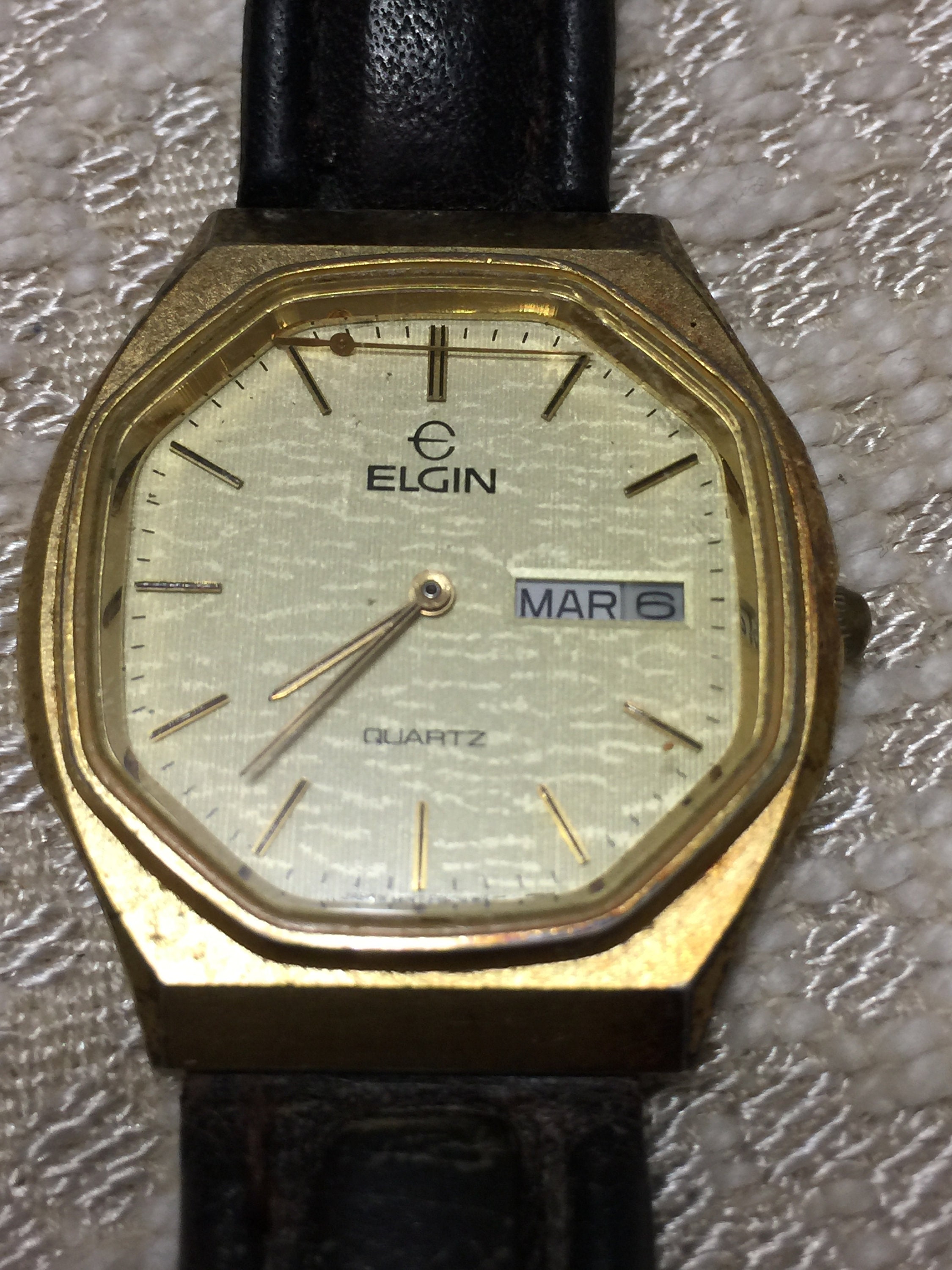 Stunning Vintage Elgin Watch Quartz Yellow Gold Black Stunning Vintage Elgin Watch Quartz Yellow Gold Black