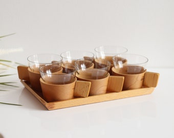 Ensemble de 6 tasses en bois et verres vintage avec plateau en bois assorti