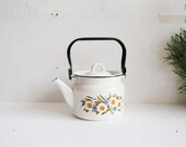 Vintage enamel kettle 2l floral teapot enamelled tea kettle Soviet Made in USSR retro home decor dandelion motif stove top water kettle 1970