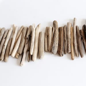 Baltic Sea Driftwood Sticks (32pc): DIY Art & Wreath Supplies