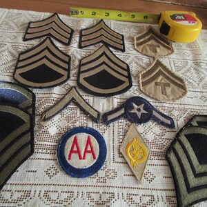 WWII army patches. Army Sergeant Tech, Private stripes, honorable discharge. Lot of 14 vintage 1940s. Message for specific items. Ship incl.