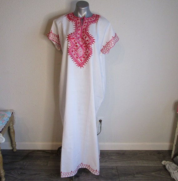 Cotton Kaftan shift dress w hot pink embroidery. … - image 1