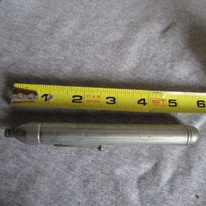 Vintage Leuchte für Stifthalter, Art Deco Metall-Taschenlampe. Beunruhigt, funktioniert nicht.