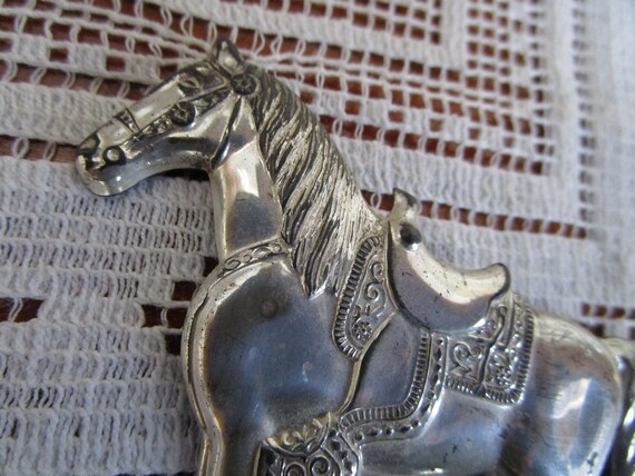 Silver tone pin; horse saddled for a vaquero, cab… - image 3