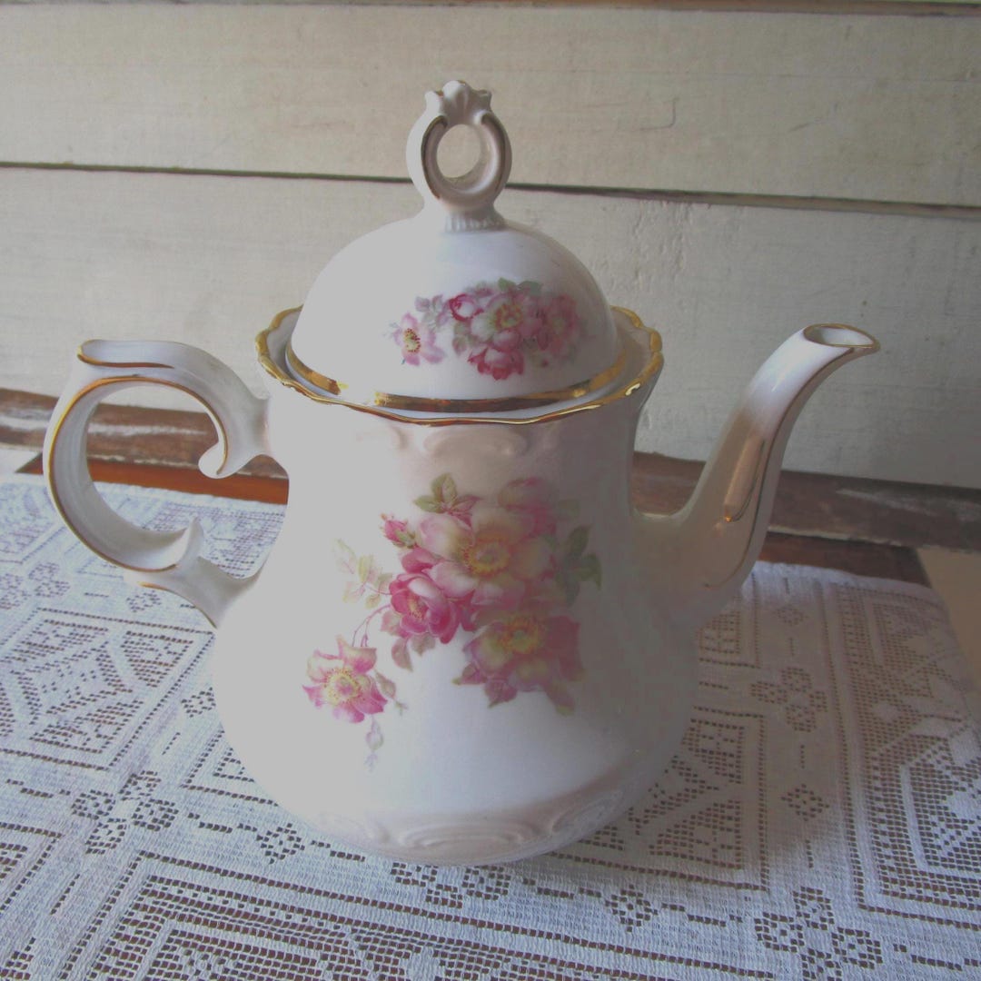 Schumann Briar Rose Porcelain Teapot With Gold Trim. Hooking Lid. - Etsy