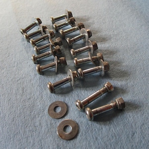 1 inch hexagon bolts with washer and nuts. Vintage lot of 14 plus 2 longer bolts, new condition. 1/4 inch thread. Allen wrench key heads.