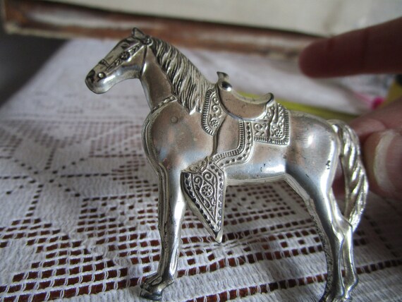 Silver tone pin; horse saddled for a vaquero, cab… - image 8
