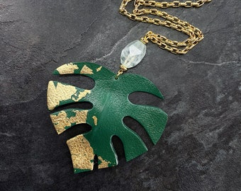 For plants lovers the Statement Monstera leaf pendant from leather with fluorite a large link chain 18k gold plating. Personalized Gifts