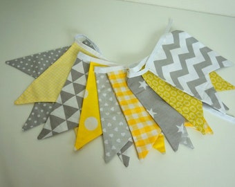 Pennant chain yellow