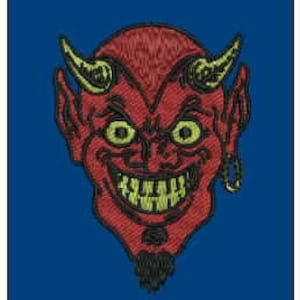 Puede incluir: Una cabeza de diablo roja con ojos amarillos y cuernos. El diablo sonríe con dientes afilados y tiene una pequeña barba negra.