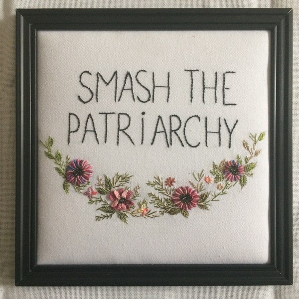 Broderie féministe "Smash the patriarchy"