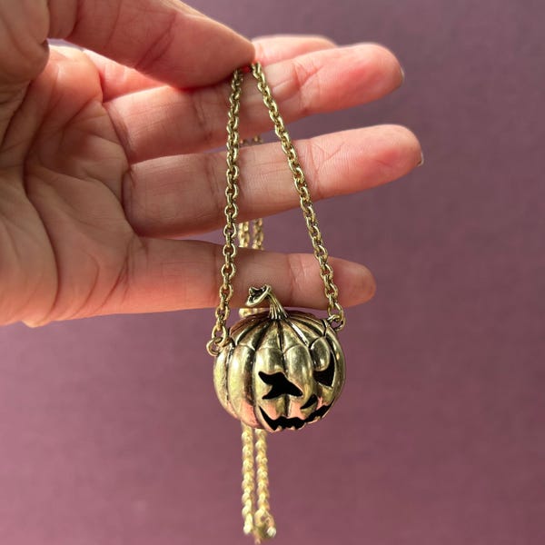 Vintage Jack O'Lantern pumpkin necklace