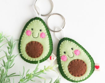 Felt avocado keychain, kawaii key ring, backpack charm, bag zipper charm, fruit ornament, food gift, avocado party favor, avocado gifts