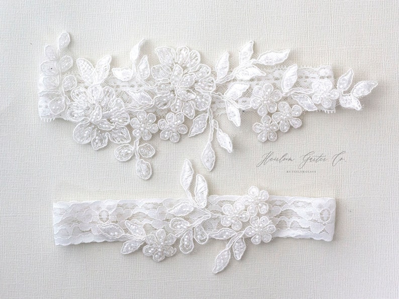 Floral Wedding Garter Set NO SLIP grip vintage rhinestones bridal garter elegant wedding garter set WHITE C104-C104
