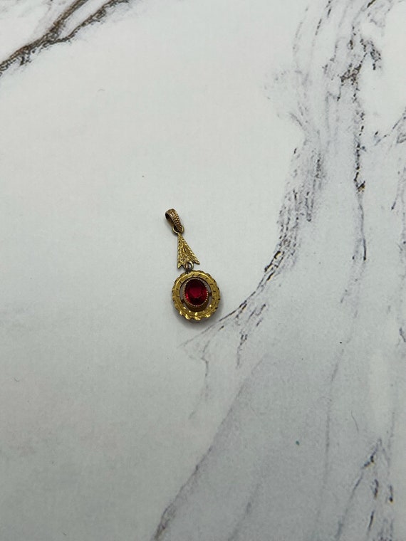 Victorian Engraved Ruby Paste Pendant - image 3