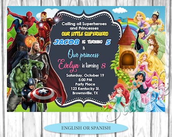 Op de afbeelding: Een verjaardagsuitnodiging voor een superhelden- en prinsessenfeest. De uitnodiging bevat afbeeldingen van populaire superhelden zoals Spiderman, Iron Man, Hulk en Captain America, samen met Disney-prinsessen zoals Assepoester, Ariel, Jasmine en Belle. De tekst op de uitnodiging luidt: "Calling all Superheroes and Princesses Our Little Superhero Jacob is turning 5 & Our princess Evelyn is turning 8 Saturday, October 19 5:00 PM Party Place 123 Kentucky St. Brownsville, TX ENGLISH OR SPANISH"