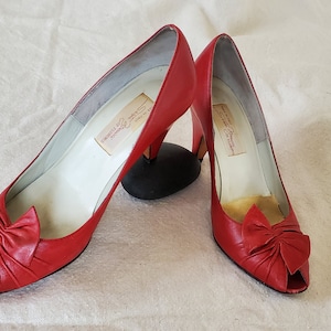 Sesto Mucci Ruby Red Vintage Heels-Size 5