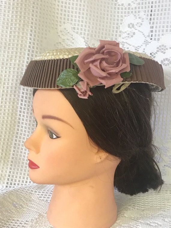 VTG mid-century plate hat. cream and rippled choc