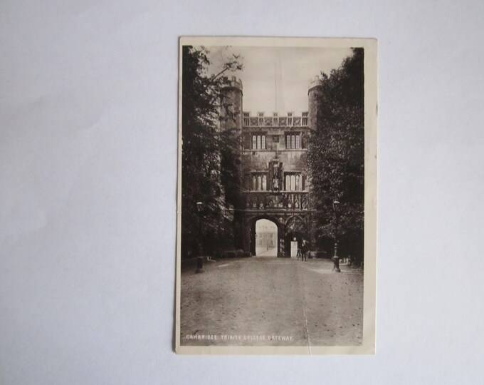 1900s Real Photo (RPPC) Postcard, Gateway, Trinity College, Cambridge, England, UK. Original, Used.