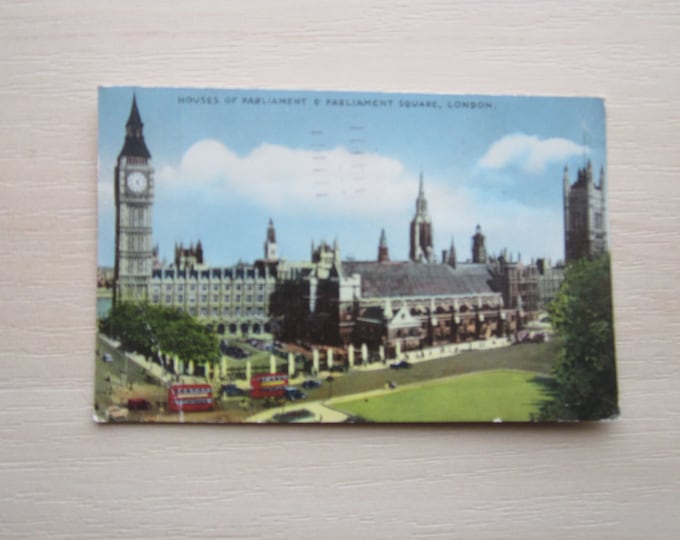 Vintage Postcard, Houses Of Parliament, Parliament Square, Nr Big Ben, London, UK. Genuine, Original, Used.