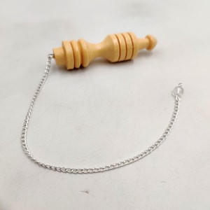 Pendolo Reiki in legno di faggio – Strumento naturale per la rabdomanzia e la guarigione energetica