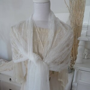 Scarf Veil Stole White Flowers Roses Tulle Lace Edwardian Style Shabbyhic Vintage Style Decoration CoeursDeCaschel Wedding