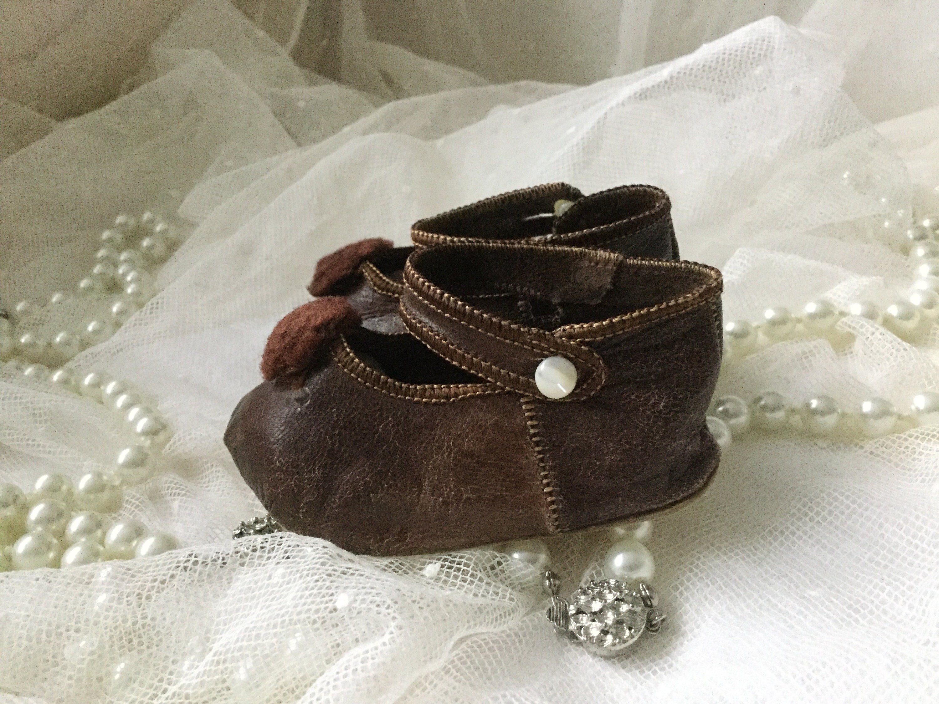 Chaussures Anciennes Pour Poupon En Cuir Beige - Taille 10,8 Cm - Vintage France