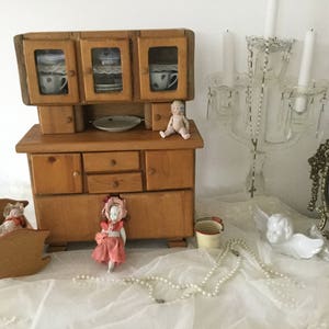 Antique petite armoire de cuisine meubles de poupée buffet de cuisine buffet maison de poupée meubles de maison de poupée*CoeursDeCaschel*