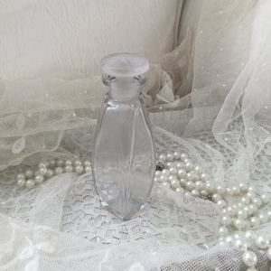 Antique Perfume Bottle Art Deco Bottle Perfume Bottle Glass Bottle Vintage Boudoir Decoration CoeursDeCaschel Brocante Gift