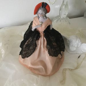 Rarity! Half Tea Doll Tea Lip antique porcelain doll Apricot Black Red Red 19th century. Decoration Brocante Viktorian Edwardian Style Gift