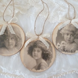 Ciondolo*Legno*Pizzo*Decorazione*Stile country*Vintage*Nostalgia*Natale 1900*Ritratto di bambino*Decorazione per albero*Decorazione di mobili*Biglietto di auguri