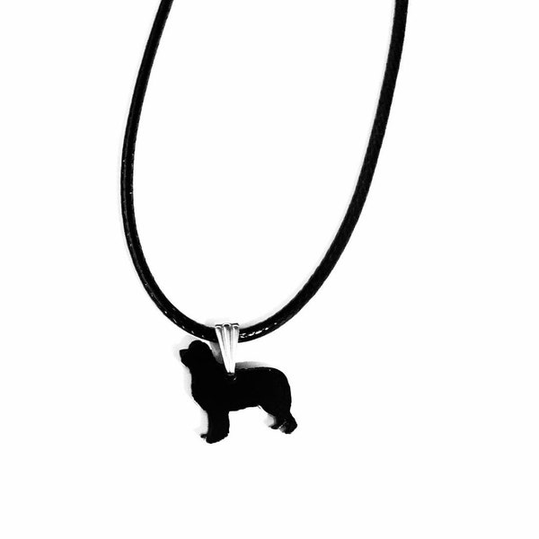 Pendentif collier de chien terre-neuve en noir