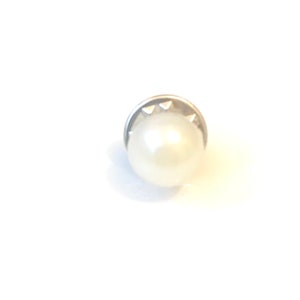 Faux Pearl Round Modesty Pin Badge Brooch Button 10mm image 1