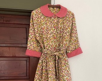 Vintage 1940s Floral Quilted Robe Loungewear Pink Corduroy Collar 3/4 Sleeve