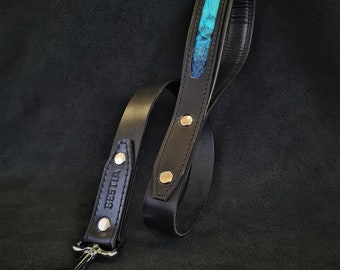The ''Morelia Python'' dog leash. Soft padded handle. Very durable. Hand made in Europe
