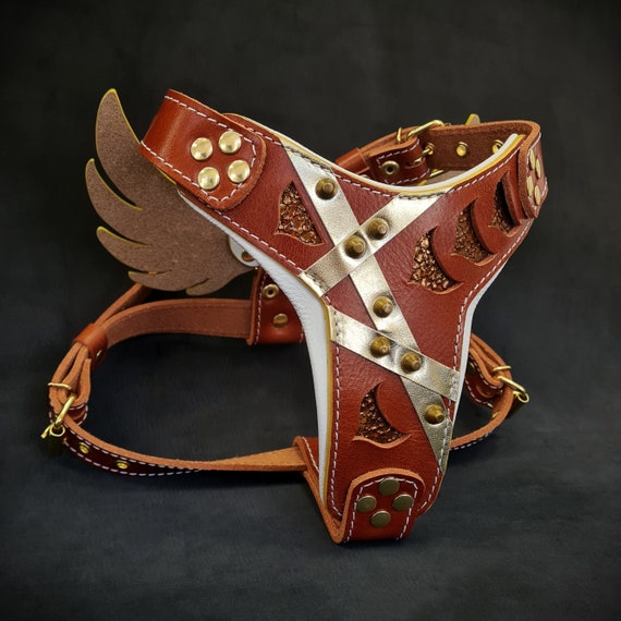 Handmade Leather Dog Harness: Winged Design, Padded Chest  display picture 3