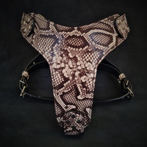 Bestia™-Geschirr „Rock Python“ aus echtem Leder. Weich gepolstert mit Leder & Schaumstoff. Einzigartiges Design und Qualität!