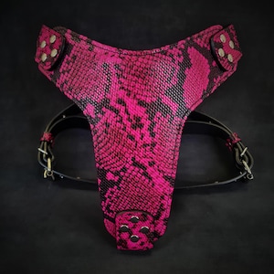 Bestia™ genuine leather &#39;&#39;Rock Python&#39;&#39; harness PINK. Soft padded with leather & foam. Unique design and quality!